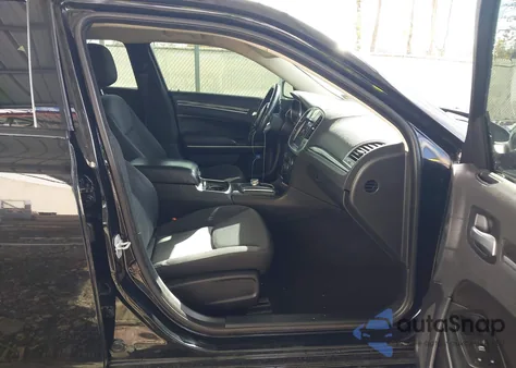 2019 Chrysler 300 Touring из США, поврежденный, VIN 2C3CCAAG6KH651299